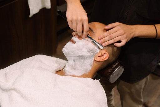 Corte máquina + Barba à navalha